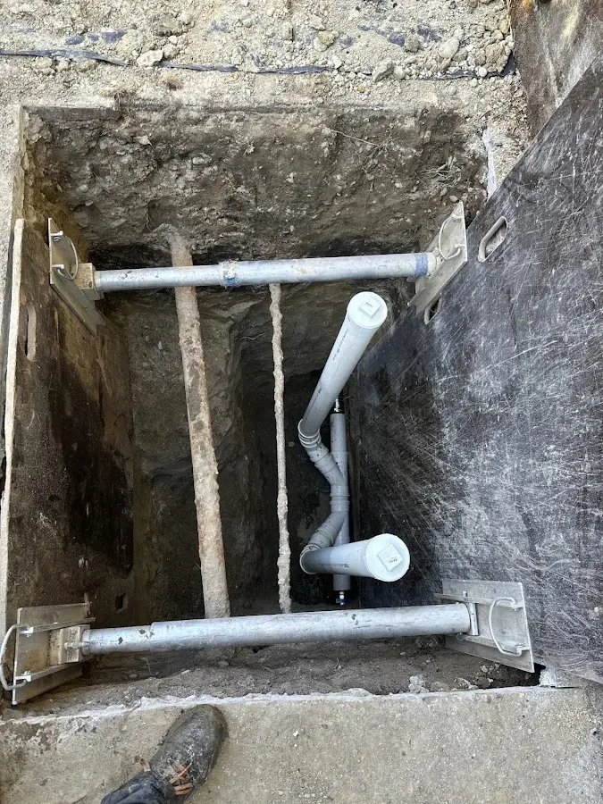 Experienced plumber completing Drain Cleaning work in Orland